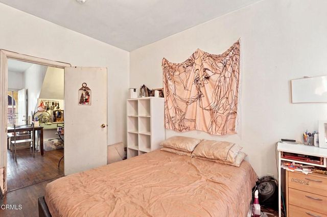 3000 Kenwood Avenue, Los Angeles, CA 90007