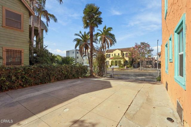 3000 Kenwood Avenue, Los Angeles, CA 90007