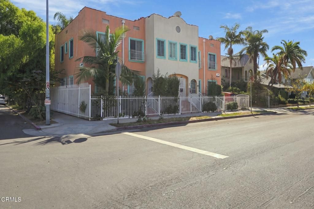 3000 Kenwood Avenue, Los Angeles, CA 90007