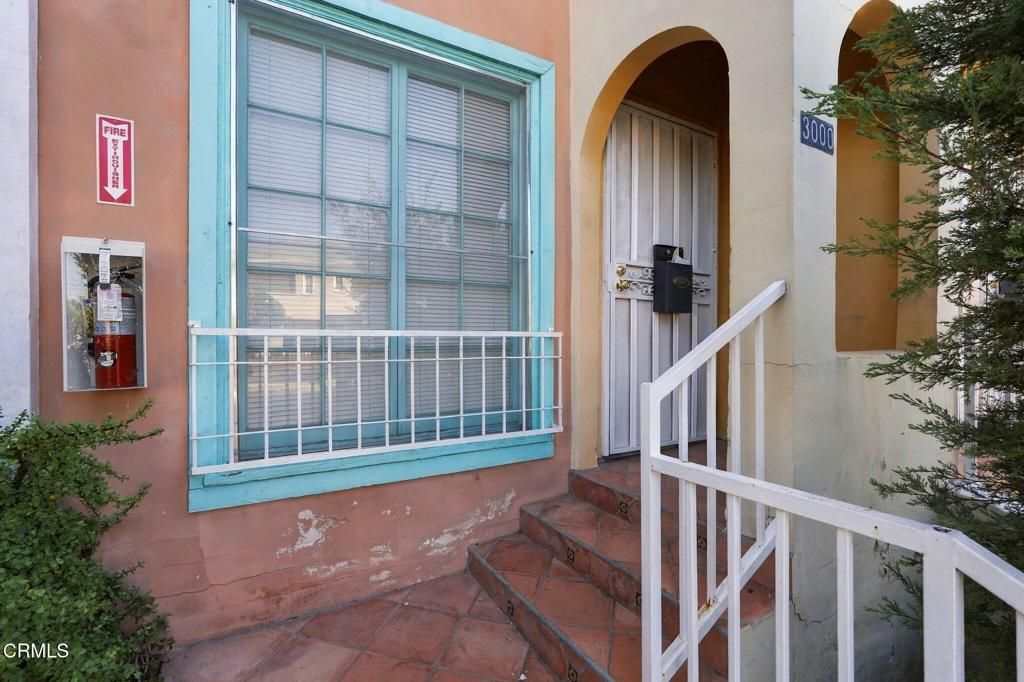 3000 Kenwood Avenue, Los Angeles, CA 90007 — photo 2