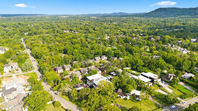 1143 Glendale Ln, Nashville, TN 37204