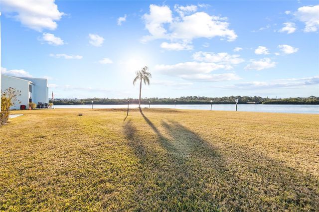 1 WINDRUSH BOULEVARD 21, Indian Rocks Beach, FL 33785