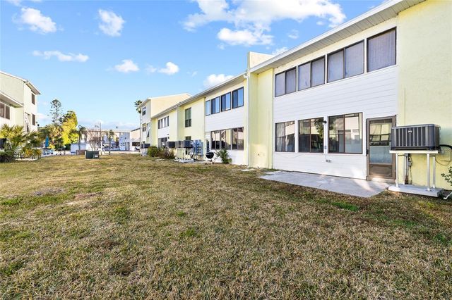 1 WINDRUSH BOULEVARD 21, Indian Rocks Beach, FL 33785