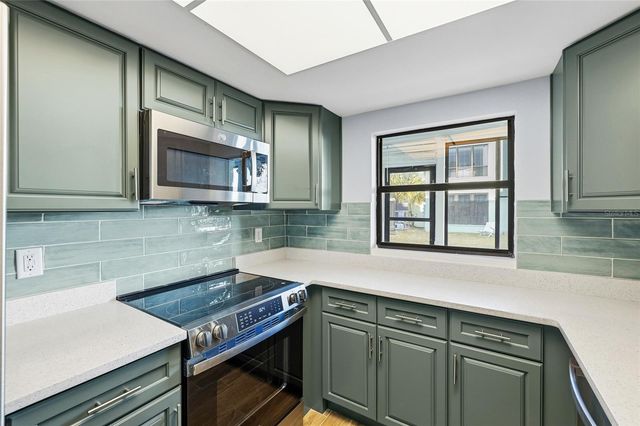 1 WINDRUSH BOULEVARD 21, Indian Rocks Beach, FL 33785