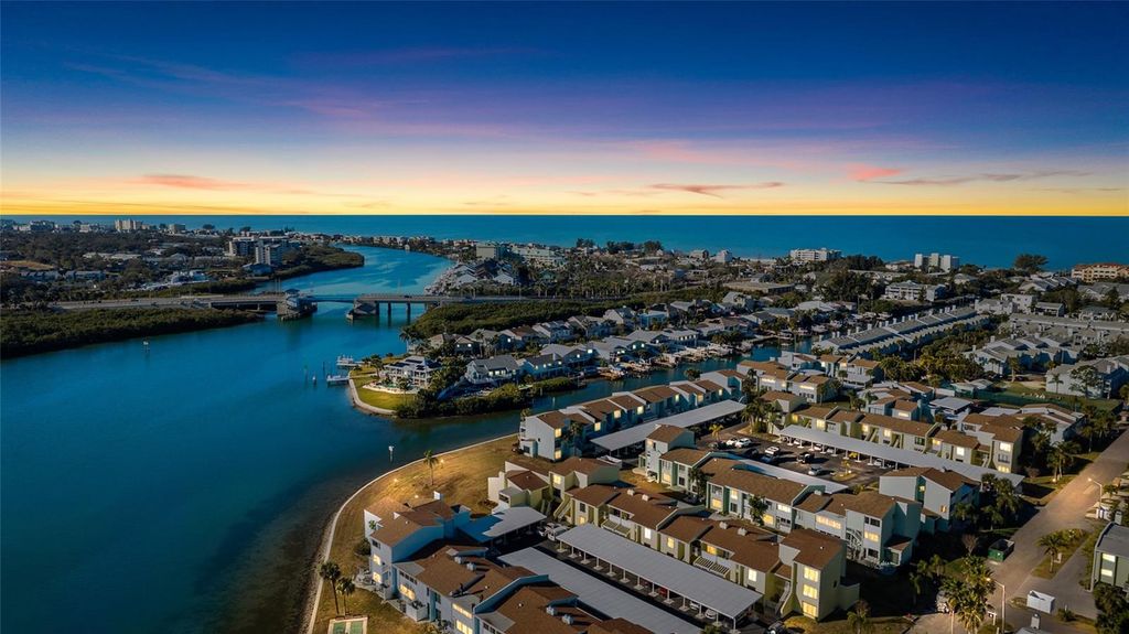 1 WINDRUSH BOULEVARD 21, Indian Rocks Beach, FL 33785