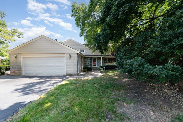 6N325 Linden Avenue, Medinah, IL 60157