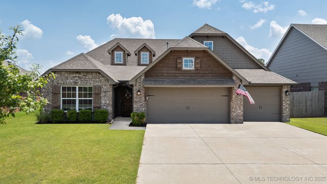 9016 E 132nd Street S, Bixby, OK 74008