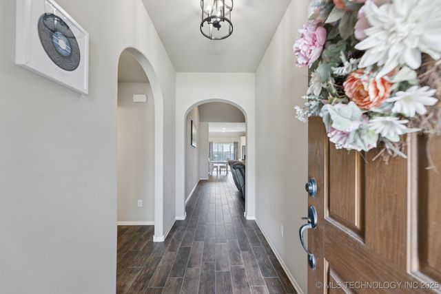 9016 E 132nd Street S, Bixby, OK 74008