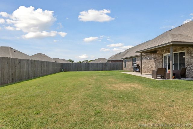 9016 E 132nd Street S, Bixby, OK 74008