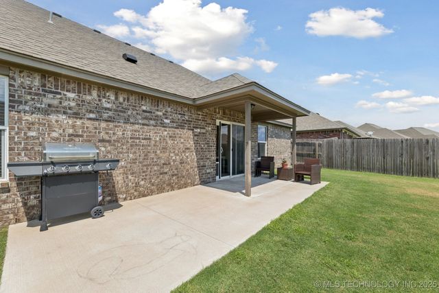 9016 E 132nd Street S, Bixby, OK 74008