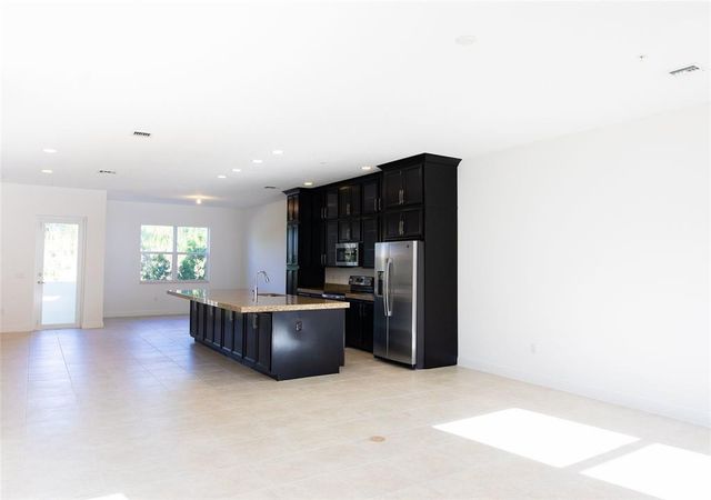 1759 NW 124th Way 1759, Pembroke Pines, FL 33028