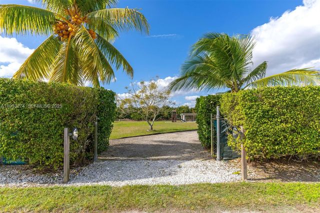 18900 SW 224th St, Miami, FL 33170