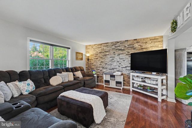 150 OLDE HICKORY RD, Mount Wolf, PA 17347