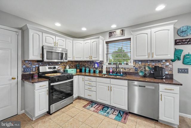 150 OLDE HICKORY RD, Mount Wolf, PA 17347