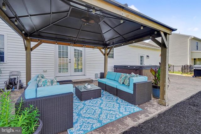 150 OLDE HICKORY RD, Mount Wolf, PA 17347