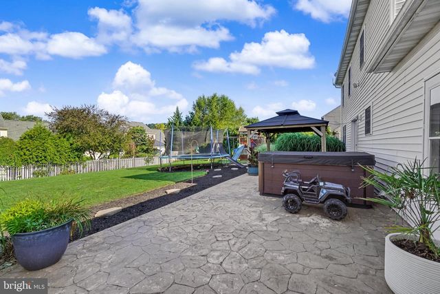 150 OLDE HICKORY RD, Mount Wolf, PA 17347