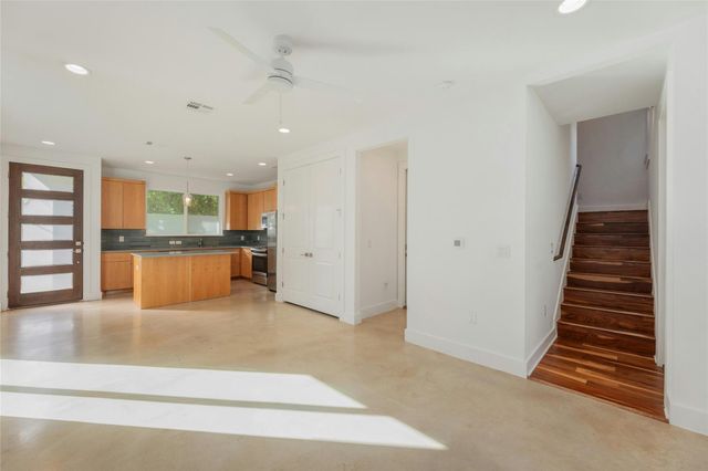 1114 Walton LN B, Austin, TX 78721