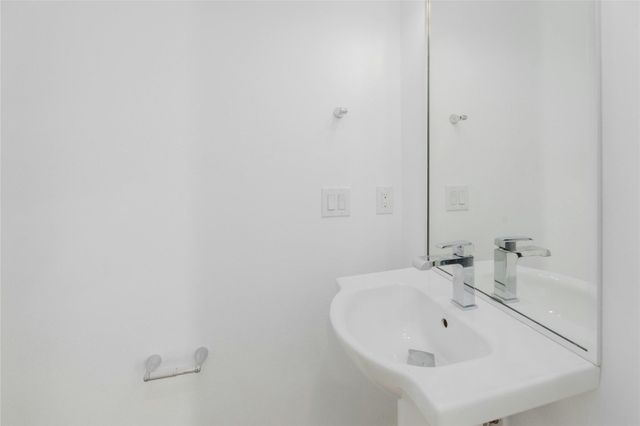 1114 Walton LN B, Austin, TX 78721
