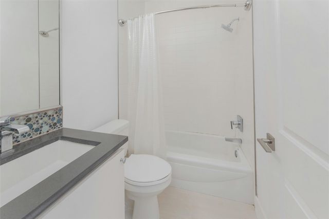 1114 Walton LN B, Austin, TX 78721