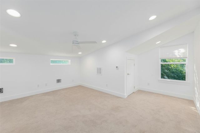 1114 Walton LN B, Austin, TX 78721