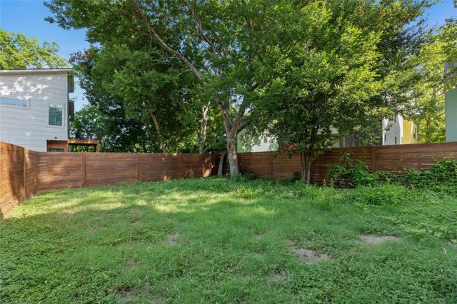 1114 Walton LN B, Austin, TX 78721