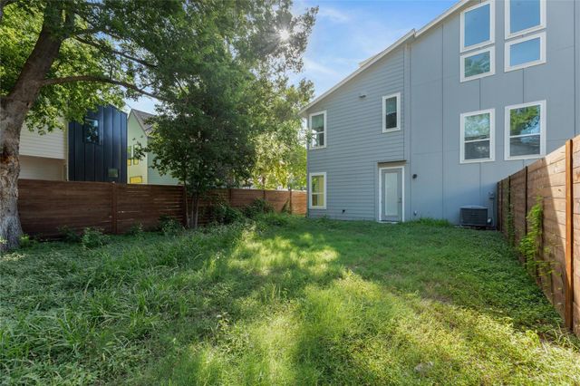 1114 Walton LN B, Austin, TX 78721