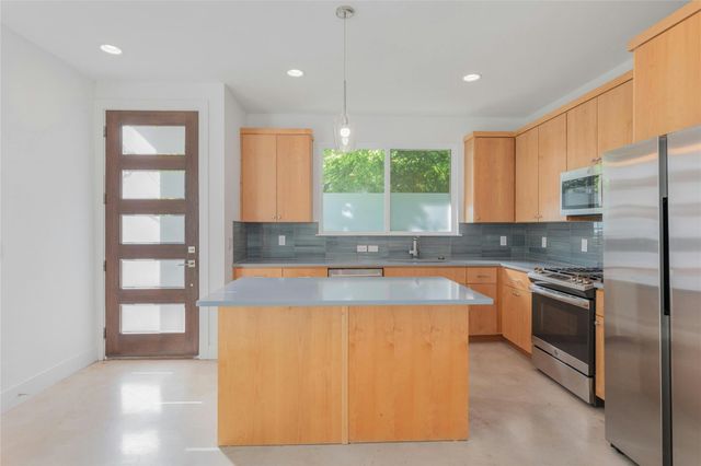 1114 Walton LN B, Austin, TX 78721