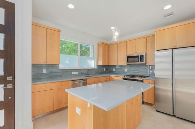 1114 Walton LN B, Austin, TX 78721