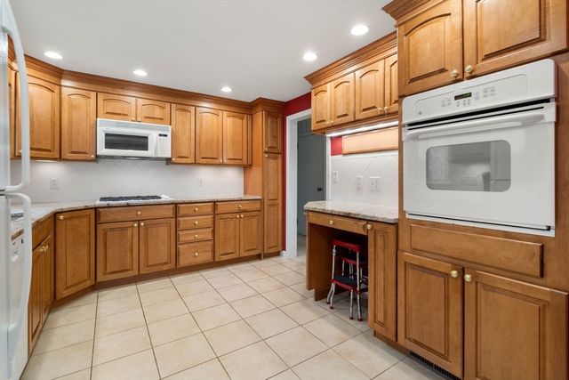 41 Berkeley Rd, Framingham, MA 01701