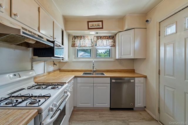 5 Prospect Street W, Amityville, NY 11701