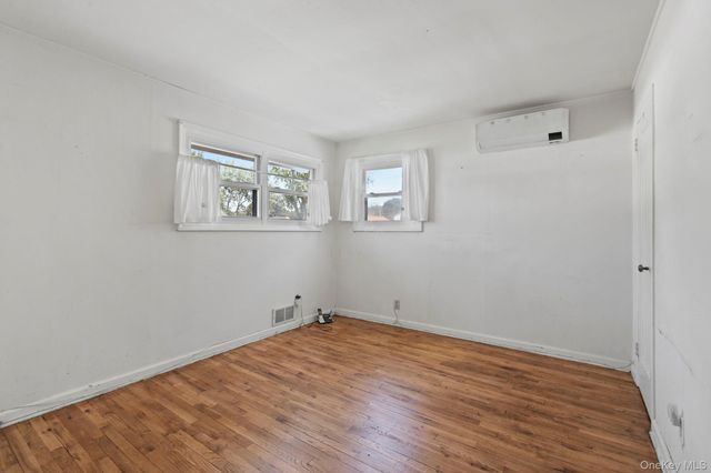 5 Prospect Street W, Amityville, NY 11701