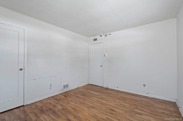 5 Prospect Street W, Amityville, NY 11701