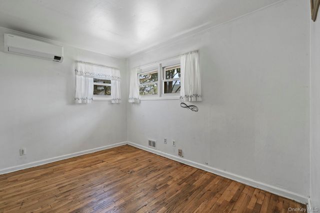 5 Prospect Street W, Amityville, NY 11701