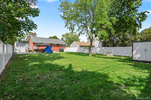 5 Prospect Street W, Amityville, NY 11701