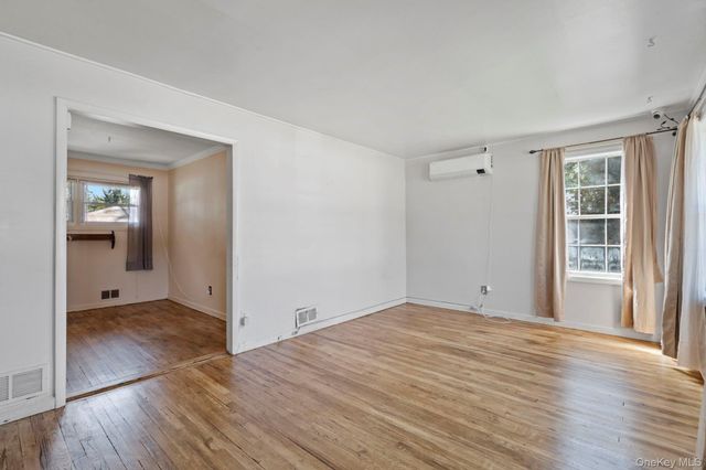 5 Prospect Street W, Amityville, NY 11701