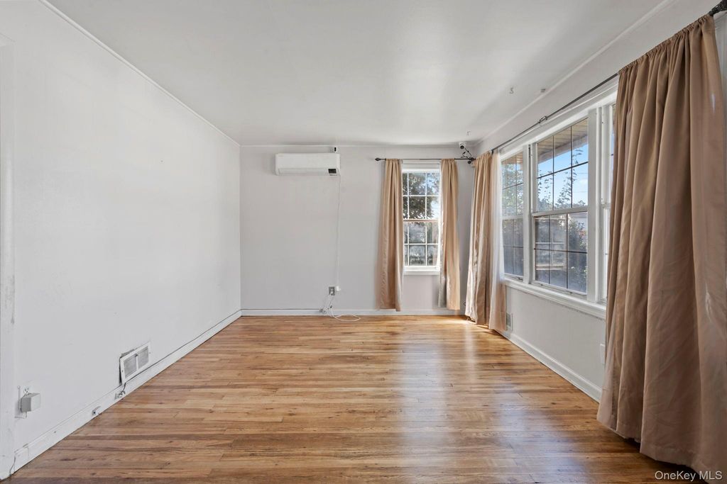 5 Prospect Street W, Amityville, NY 11701 — photo 5