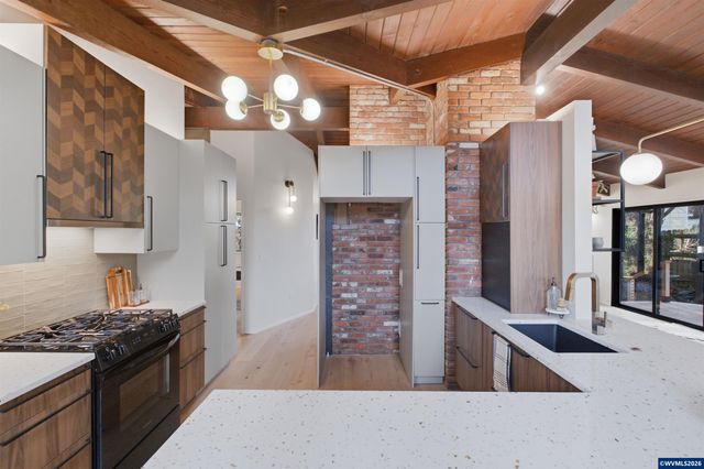 927 Kingwood Dr NW, Salem, OR 97304