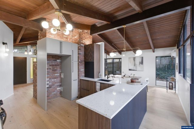 927 Kingwood Dr NW, Salem, OR 97304