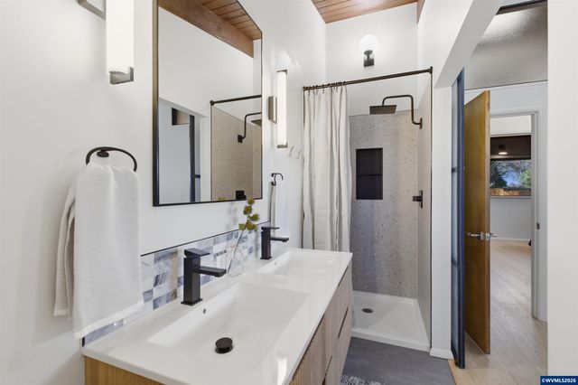 927 Kingwood Dr NW, Salem, OR 97304