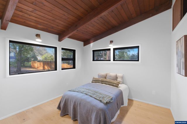 927 Kingwood Dr NW, Salem, OR 97304