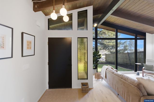 927 Kingwood Dr NW, Salem, OR 97304