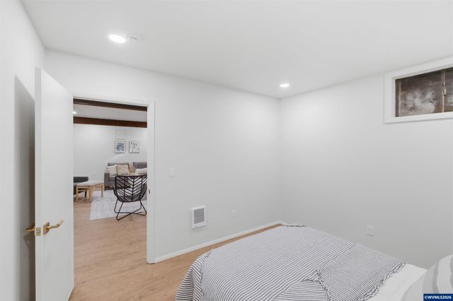 927 Kingwood Dr NW, Salem, OR 97304