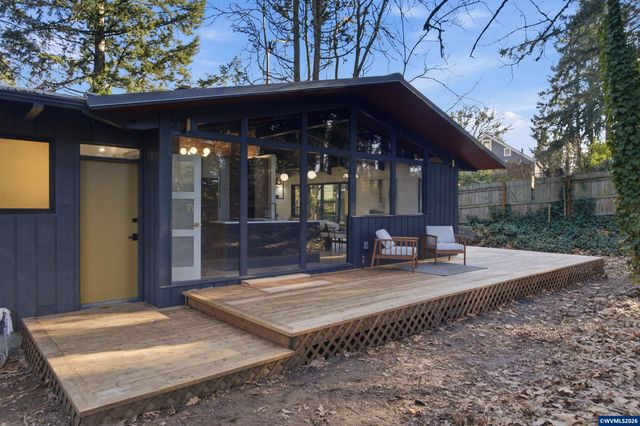 927 Kingwood Dr NW, Salem, OR 97304