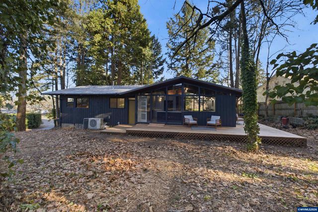 927 Kingwood Dr NW, Salem, OR 97304