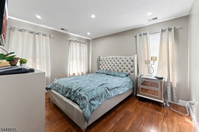 25 Holly St, Jersey City, NJ 07305