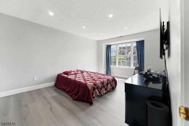 25 Holly St, Jersey City, NJ 07305