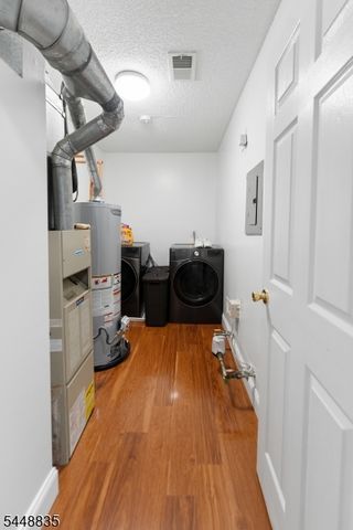 25 Holly St, Jersey City, NJ 07305