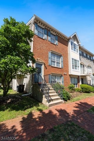 25 Holly St, Jersey City, NJ 07305