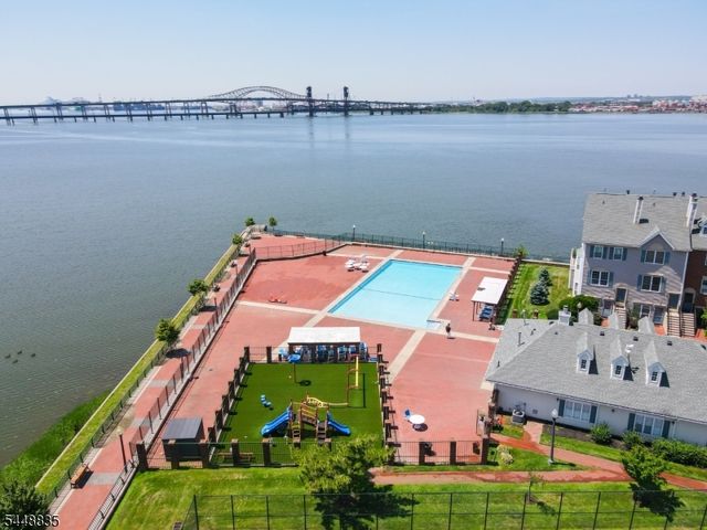 25 Holly St, Jersey City, NJ 07305