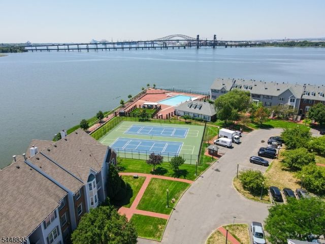 25 Holly St, Jersey City, NJ 07305